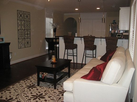 4th image of 27 Arbor Cove Dr
