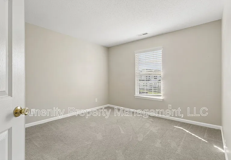 321 Warwick Landing Pkwy — Photo 15