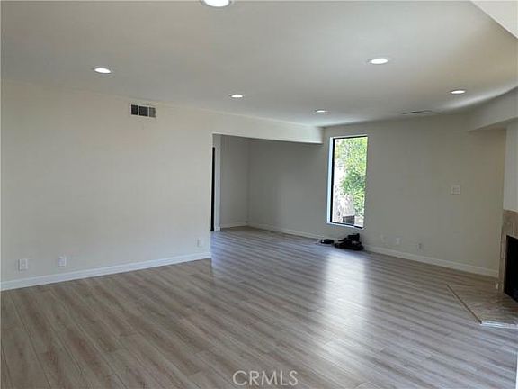 5th image of 424 N Kenwood St APT 5