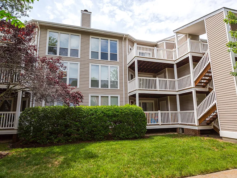 Ghent Village Apartments — Photo 29