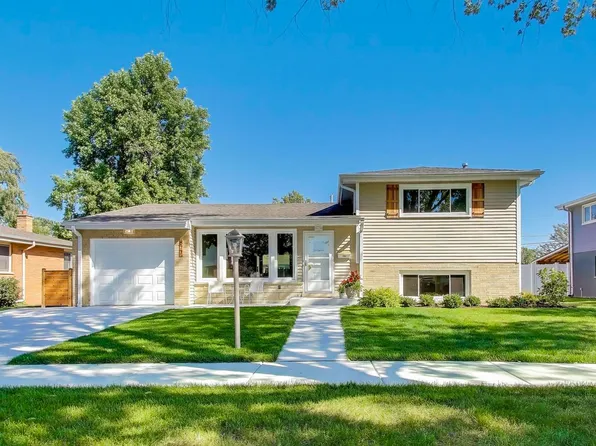 877 S Cedar Ave, Elmhurst, IL 60126