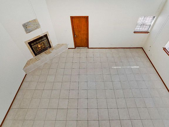 3rd image of 216 Panorama Pl NE