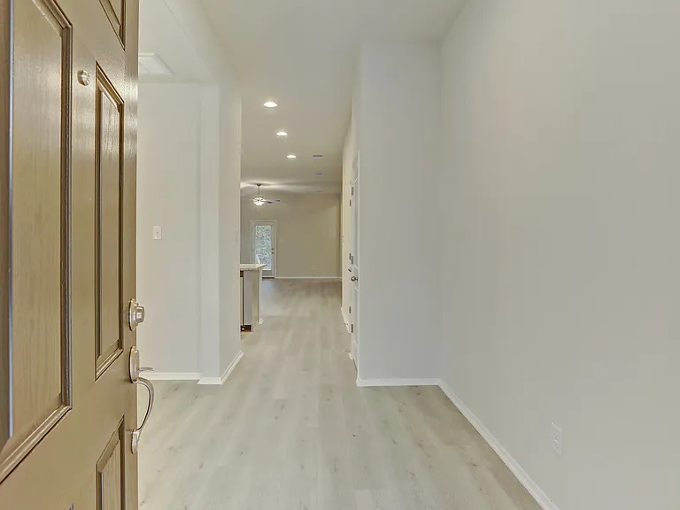 3902 Crockett Ave — Photo 2