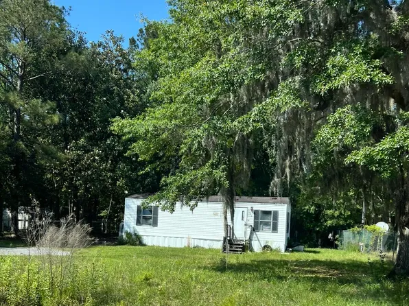 170 Ravenell Dr, Saint Stephen, SC 29479