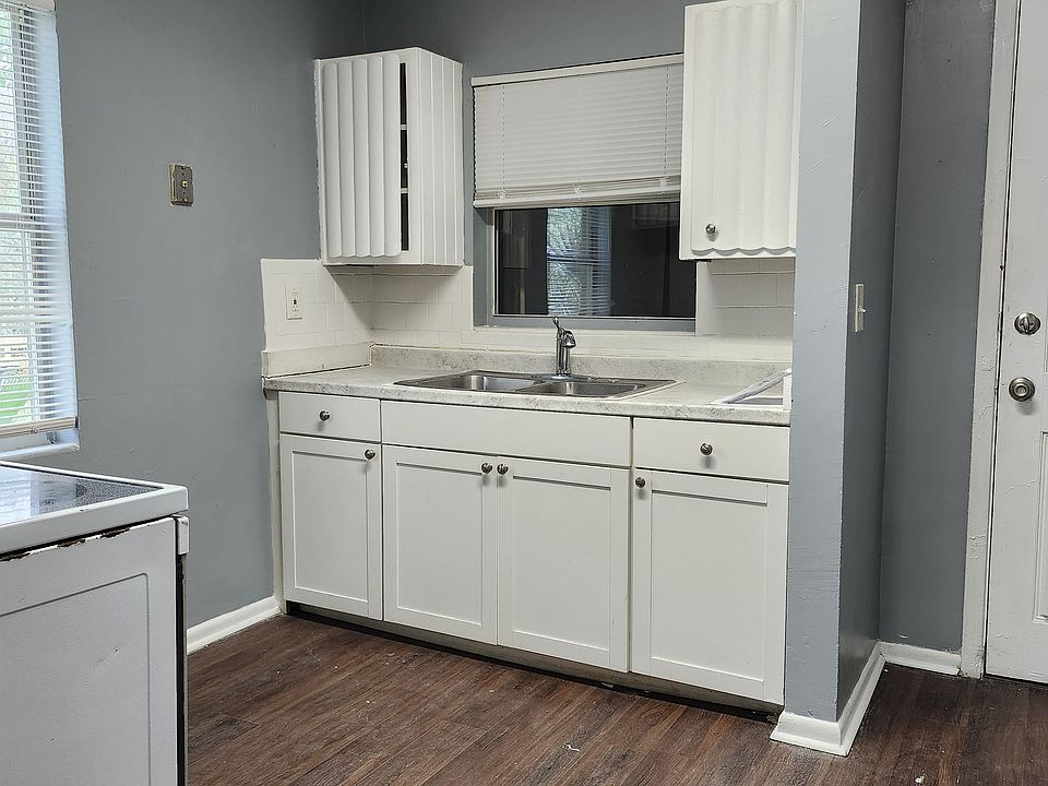 1st image of 1570 W 34th St
