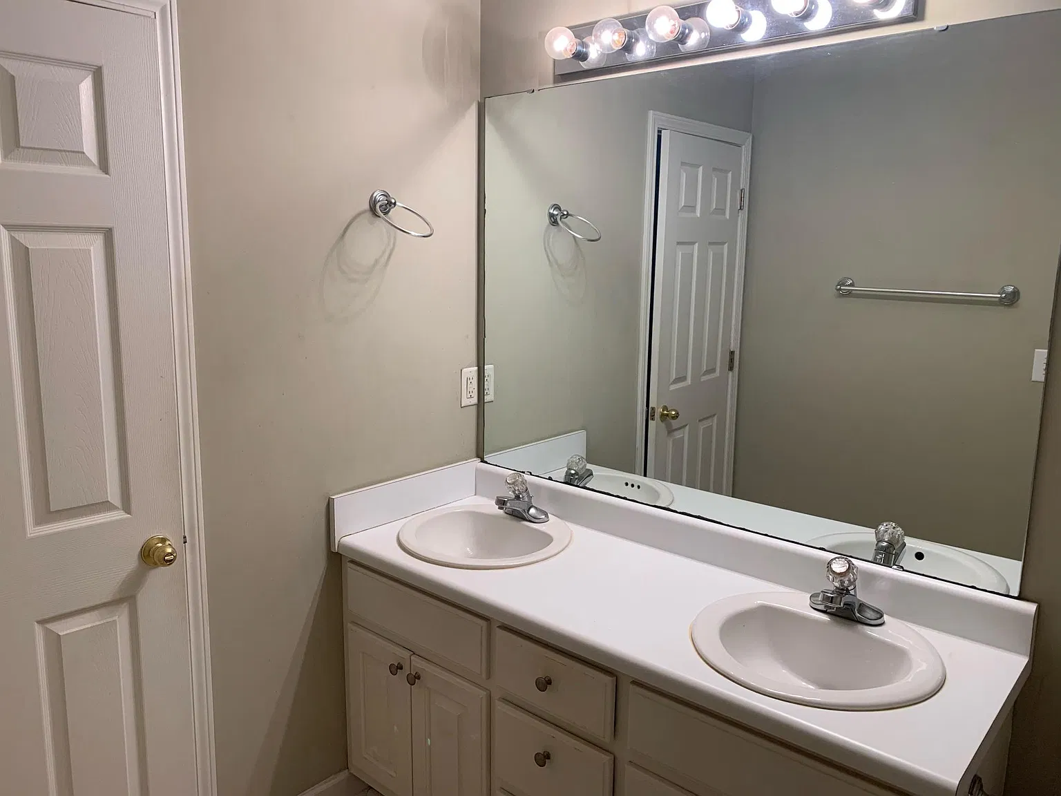 4 bed, 1648 sqft, $2,175 — Photo 4