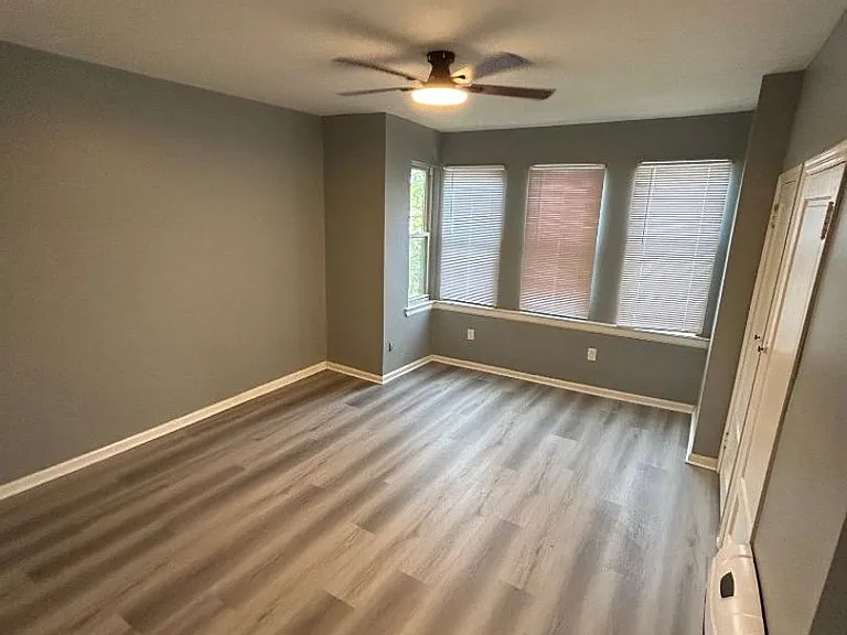 5115 Old York Rd — Photo 9
