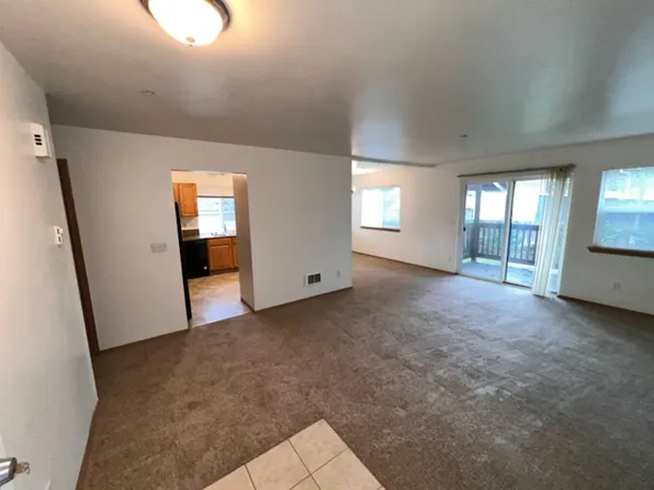 8948 Gravelly Lake Dr SW, Lakewood, WA 98499