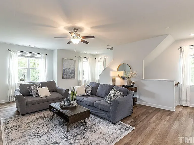 1381 Regents Ln #1 — Photo 8