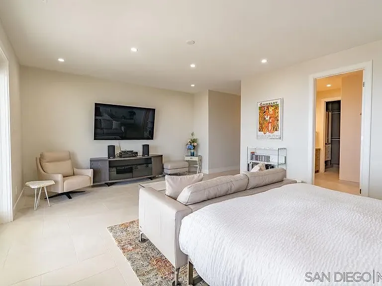 1001 La Jolla Rancho Rd — Photo 28