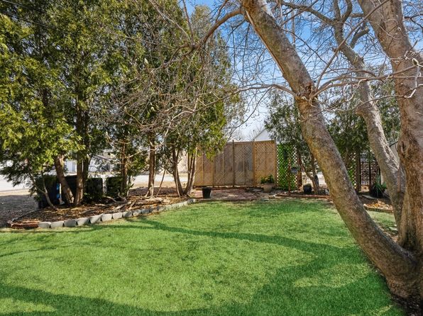 des-moines-iowa-251547765 picture