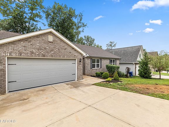 2nd image of 9852 Chesney Hills Ln