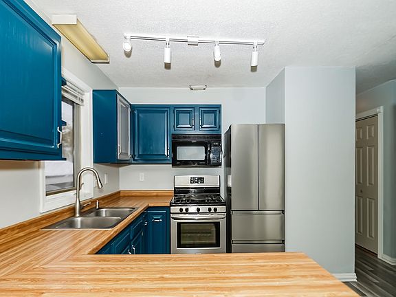 5th image of 4245 Vera Cruz Ave N