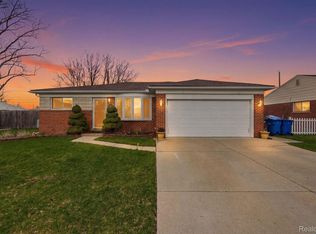 31146 Shawn Dr, Warren, MI 48088