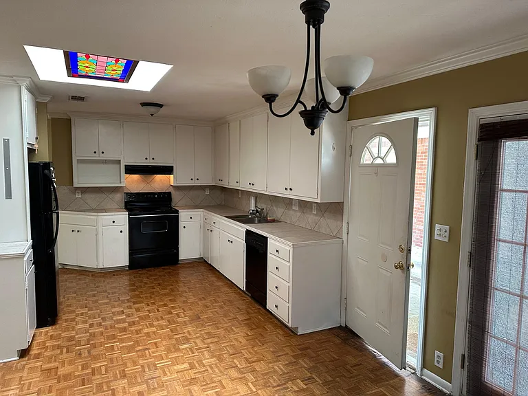 636 Chickasaw Ave — Photo 2