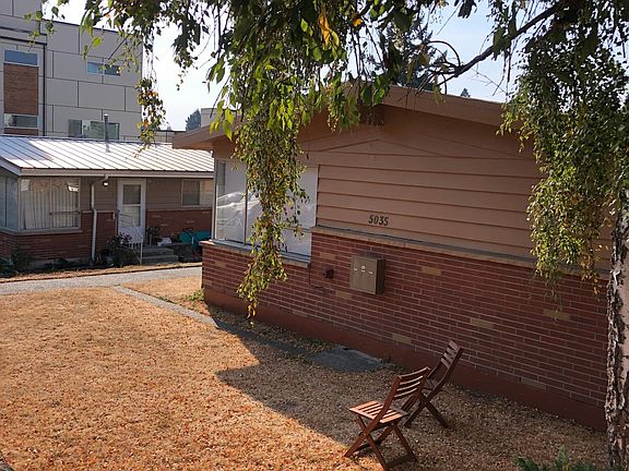 Front yard to enjoy __