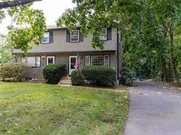 9 Spring St, Foxboro, MA 02035