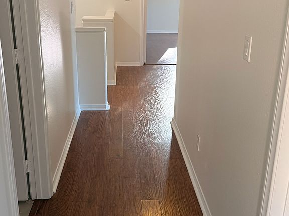 3rd image of 4300 Newton Ave Unit 33