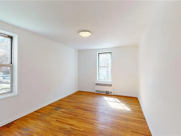 2531 East Seventh Street image 1 of 12