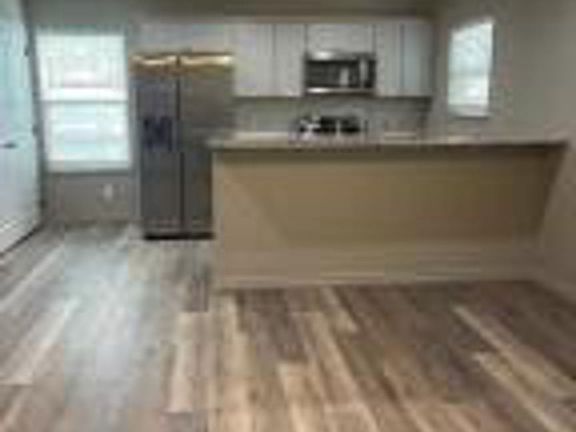 5th image of 102 8th St #E