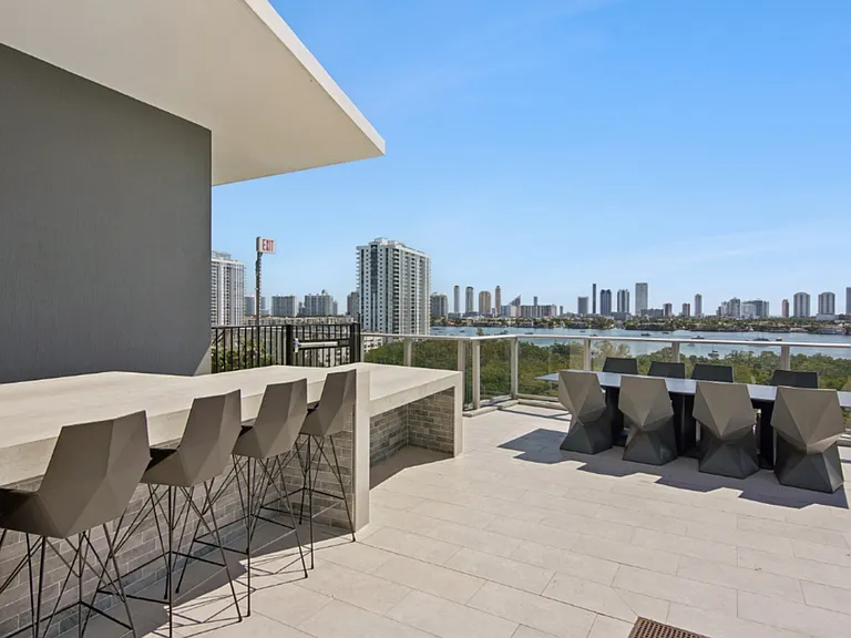 Aura North Miami Beach — Photo 21