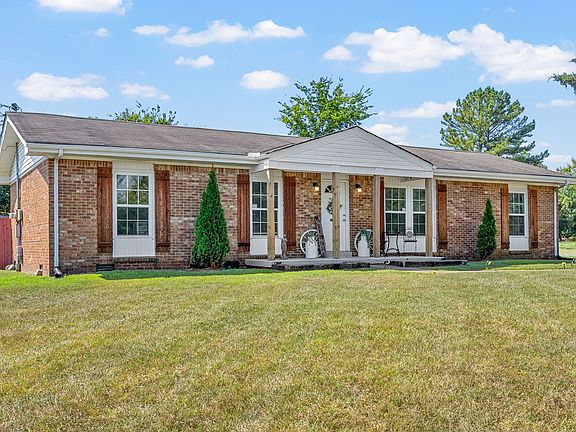 3rd image of 284 Lafayette Rd