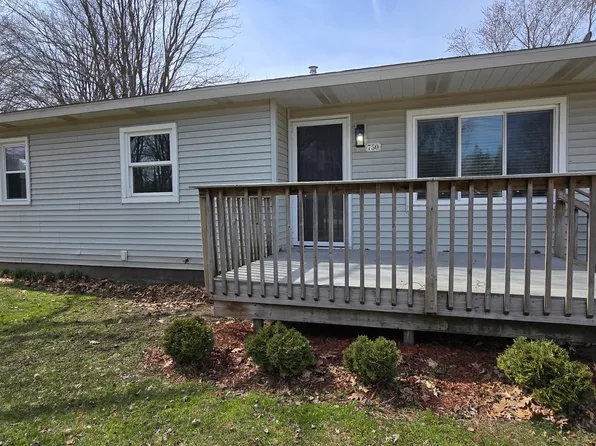 750 Coolidge Ave, Holland, MI 49423
