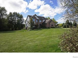 7698 Hidden Ponds Blvd, Brighton, MI