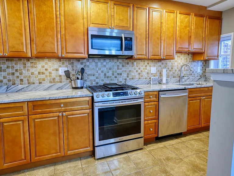 4709 Jay St NE — Photo 4