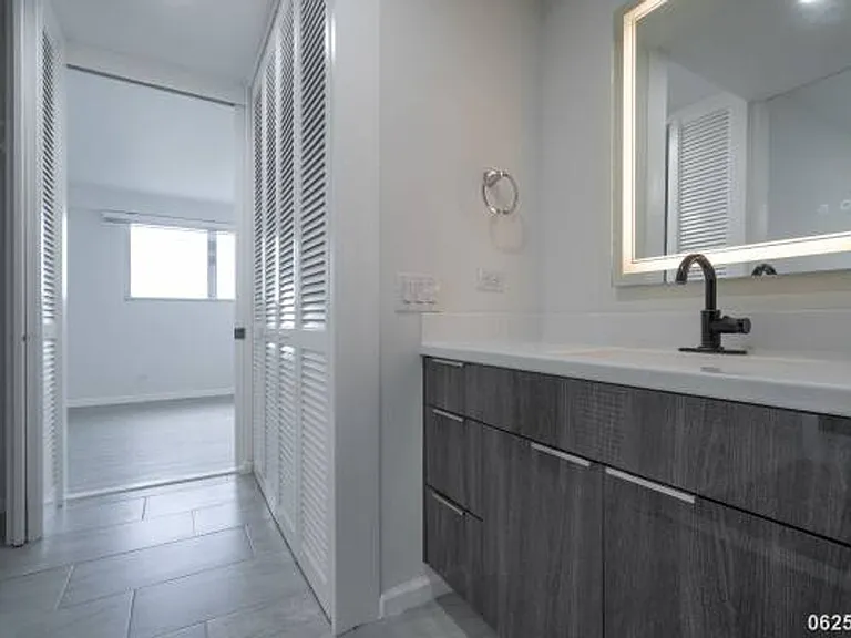 4970 Kilauea Ave #402 — Photo 15