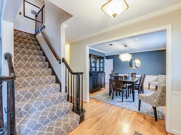 4th image of 415 Woodview Manor Ln