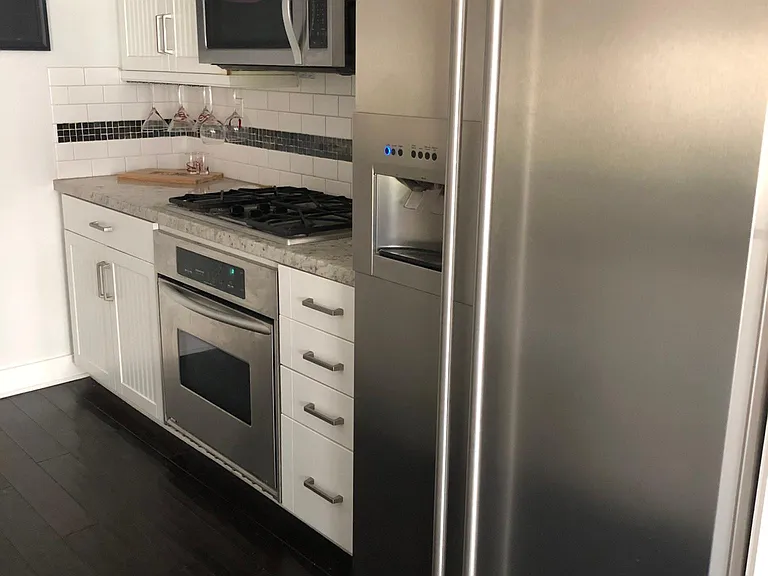 395 E 4th St #21 — Photo 13