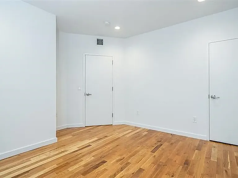 512 Park Ave #2F — Photo 6