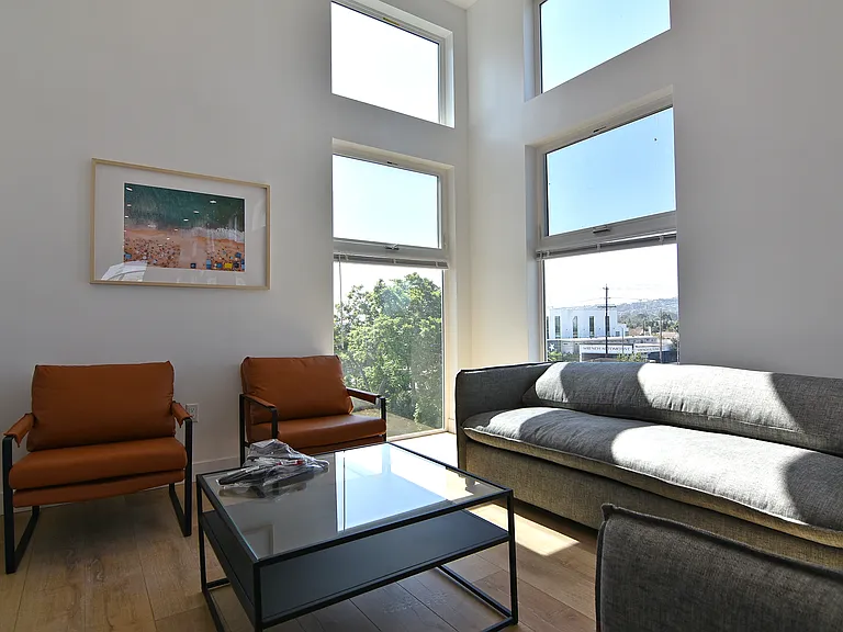 2533 S Curson Ave #3H — Photo 16