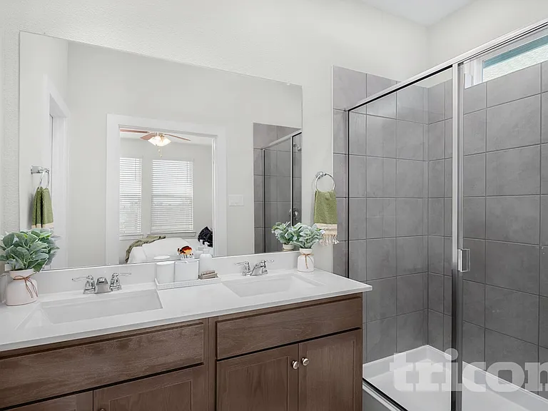2537 Finch Hollow Dr — Photo 10