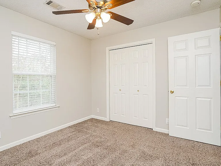103 Rockton Ct — Photo 10