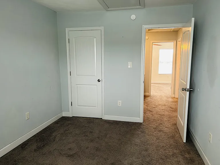 1823 Volvo Pkwy — Photo 18