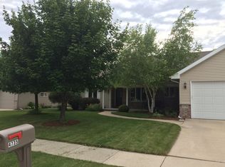 4735 N Snowden Pl, Appleton, WI 54913