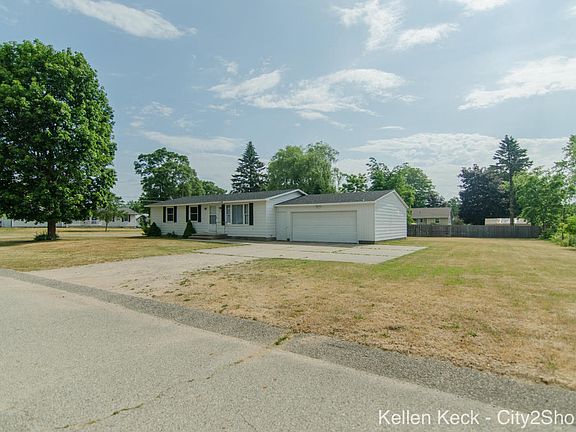 2nd image of 310 8th St NE