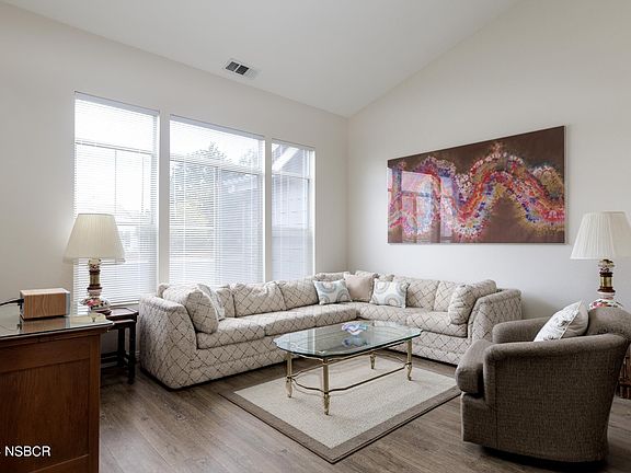 4th image of 3879 Les Maisons Dr