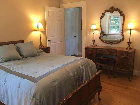 2nd image of 933 Lincoln Ave #1
