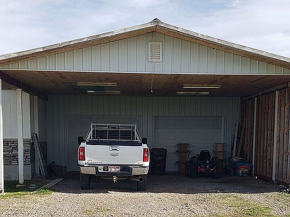 Carport, garage 
