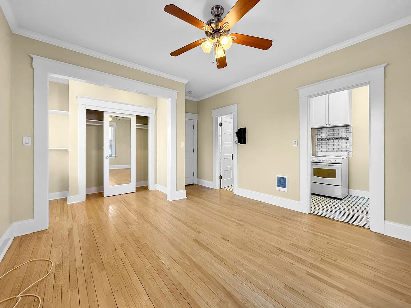 Classic Apartments — Photo 2