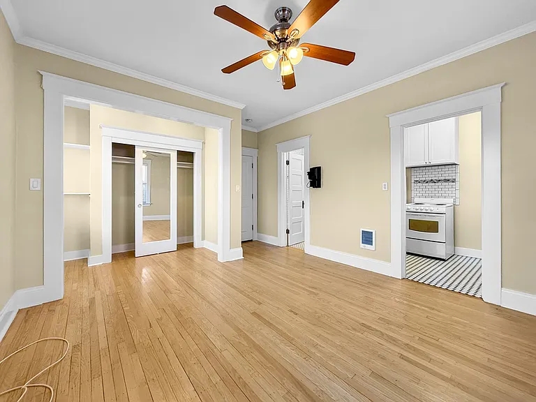 2056 NW Glisan St — Photo 16