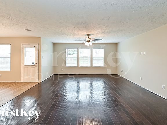 2nd image of 11506 Moonlight Ridge Dr