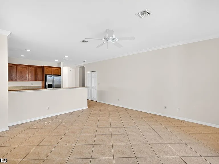 8369 Sumner Ave — Photo 6