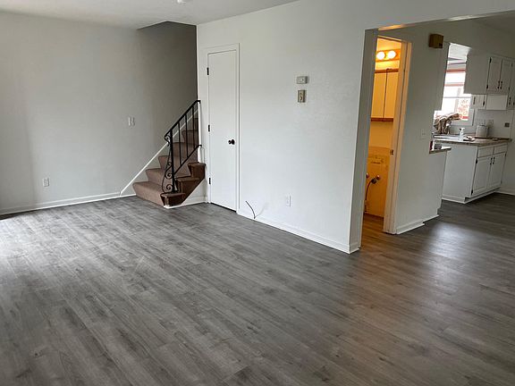 3rd image of 7341 Starridge Ct