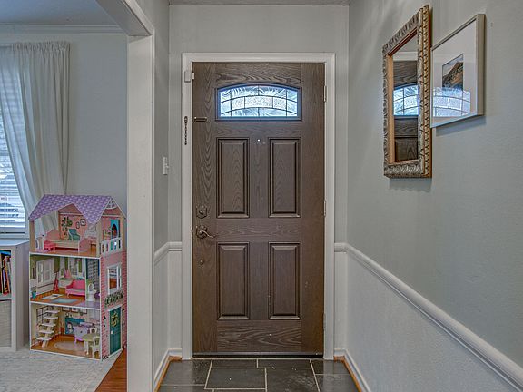 5th image of 506 Shadywood Ln