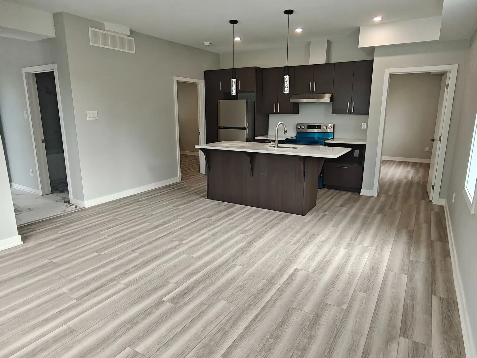 2 bed, $2,450 — Photo 4