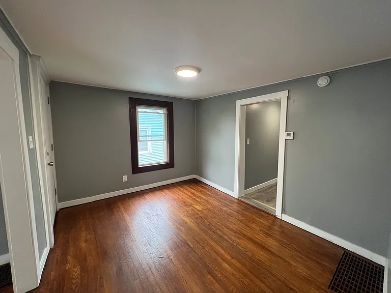 135 Annetta St — Photo 17